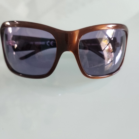 Just Cavalli sunglasses with case and cloth, preloved main image 5